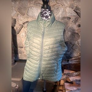 Old Navy Active Green Puffer Vest XL